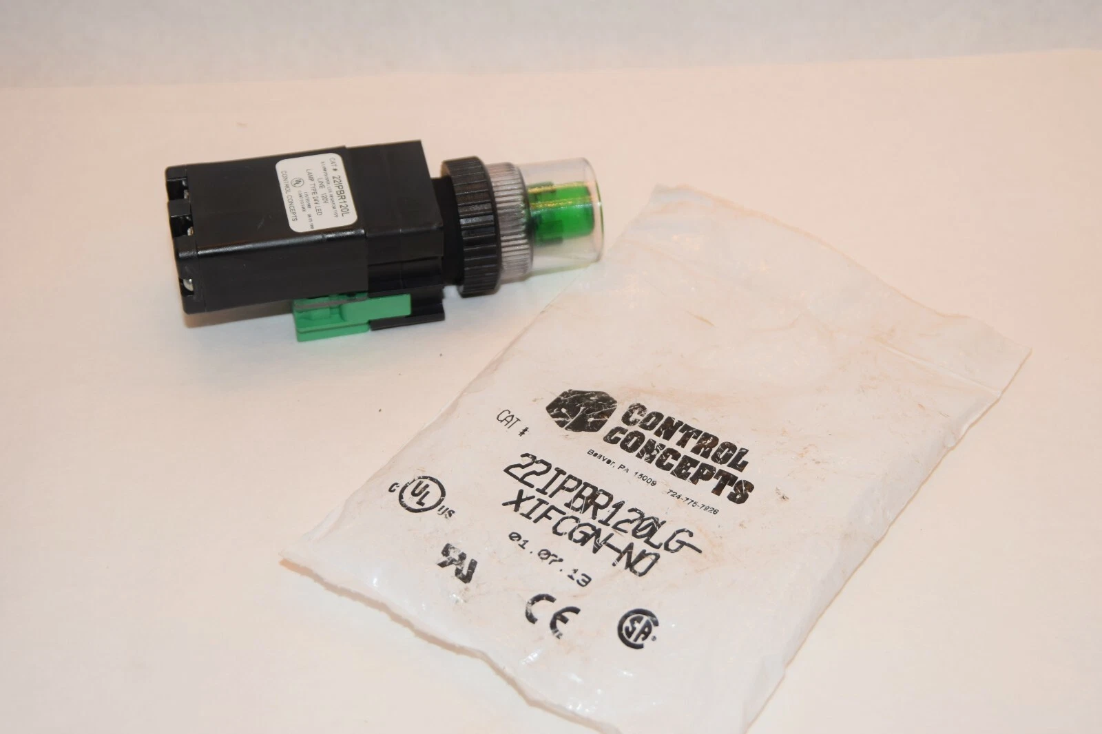 (NEW) CONTROL CONCEPT 22IPBR120LG-XIFCCGN-N0 22IPBR120L 120V Indicator Light