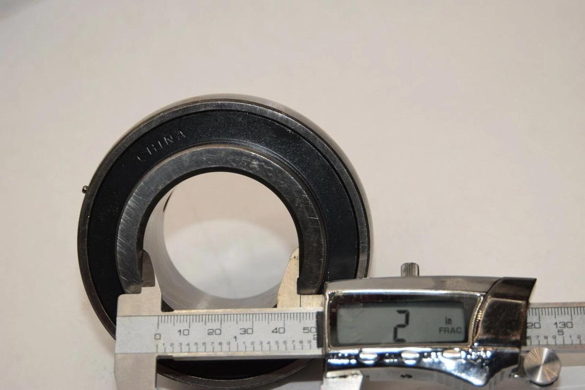 (NEW) IPTCHI U0211-32 3-15/16" Outside Dia. 2" Bore Bearing