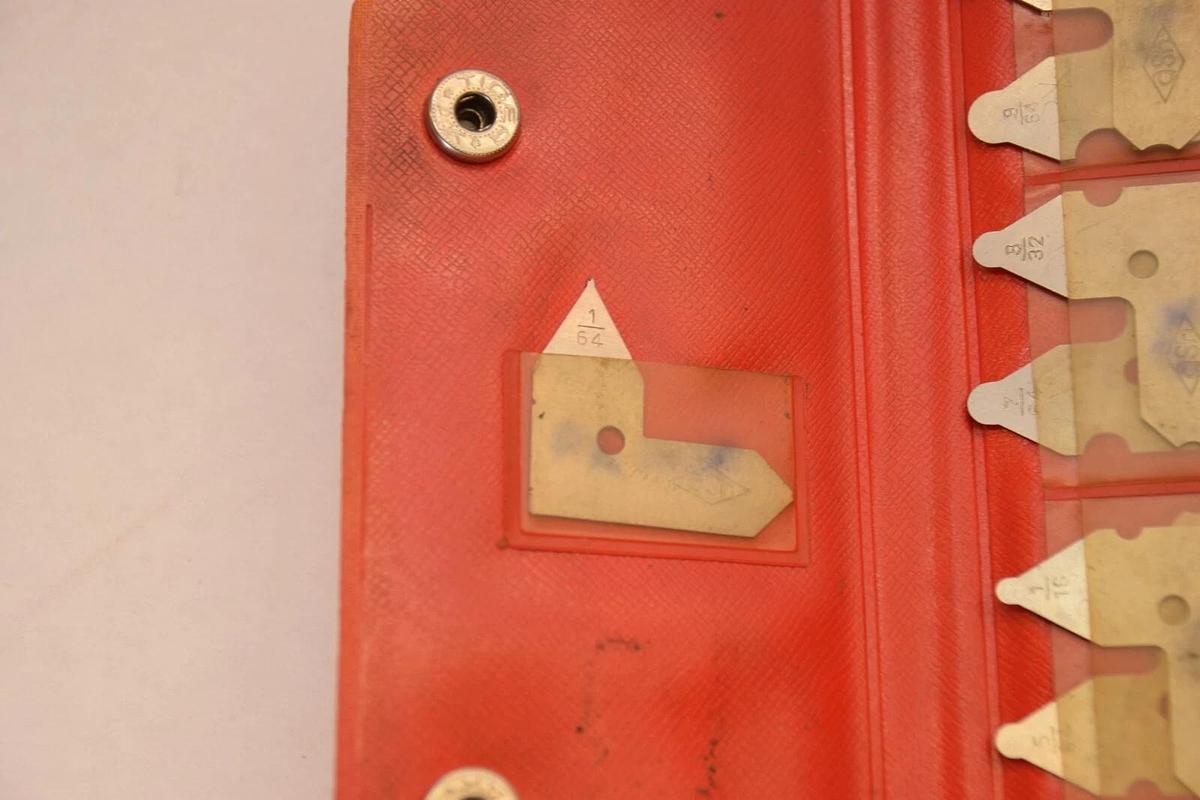 Used ASH COMPANY L300CX 1/64" - 1/2" Radius Gauge Set