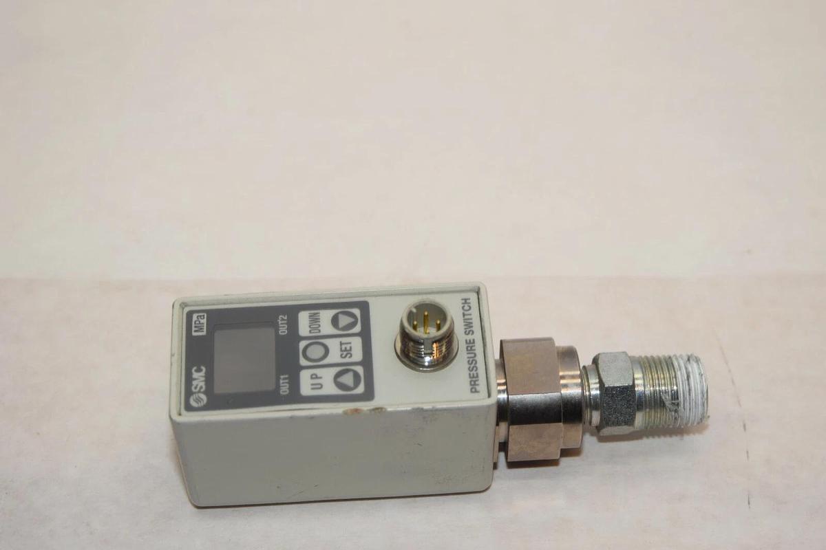 Used SMC ISE70-F02-43 ISE70F0243 0-1.0MPa 12-24Vdc Pressure Switch