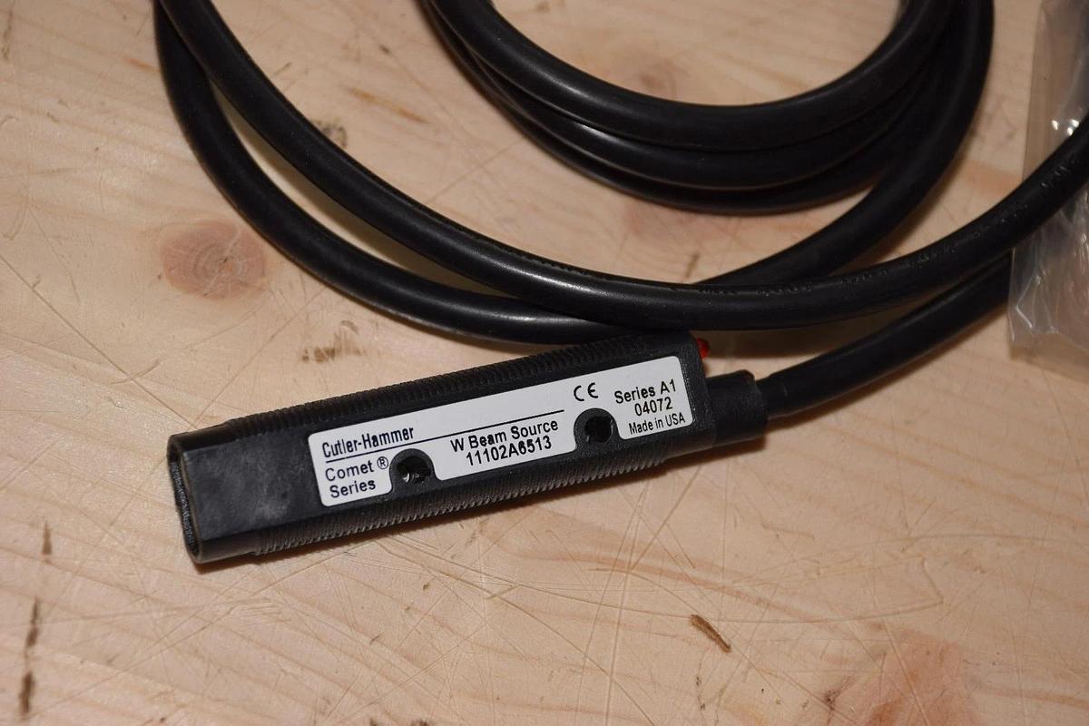 CUTLER HAMMER 11102A6513  A1 COMET PHOTOELECTRIC SERIES THRU-BEAM SOURCE SENSOR