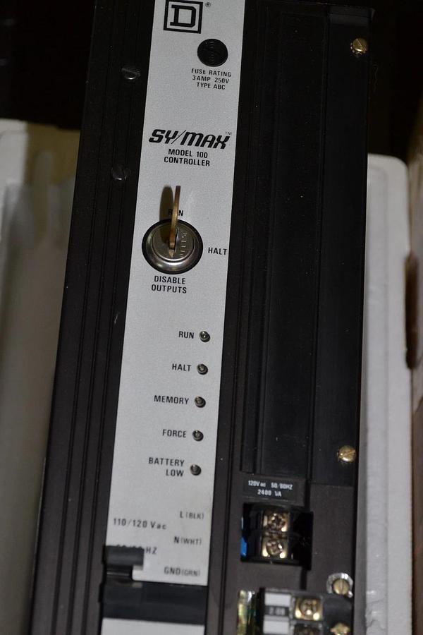 SQUARE D SYMAX Model 100 Programmable Controller 8020 SCP-111 SCP111 NEW