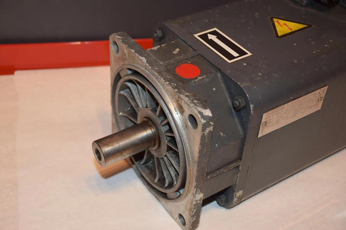 Used Siemens 1FT5072-0AF71-1 Servomotor 1FT50720AF711 AC Feed Motor