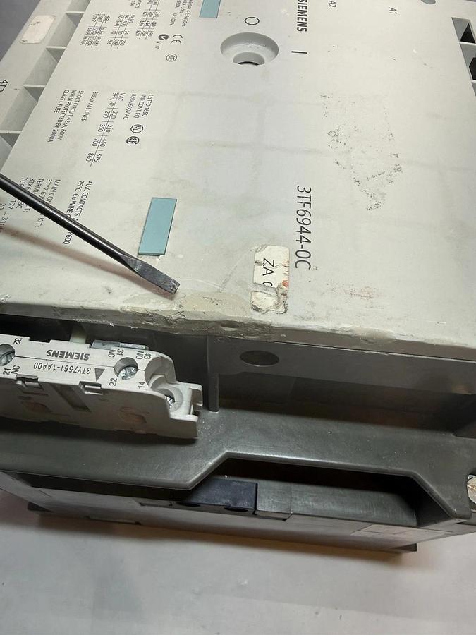 Siemens 3TF6944-0C Contactor,  500HP, 820Amp, 600VAC, 3-Pole, 120VAC Coil 820A