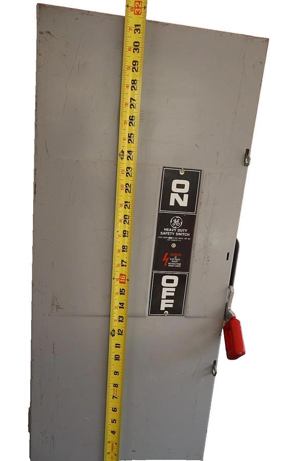 GE 200A Safety Switch Non-Fusible Enclosure Disconnect 250VDC THN3364 3Pole