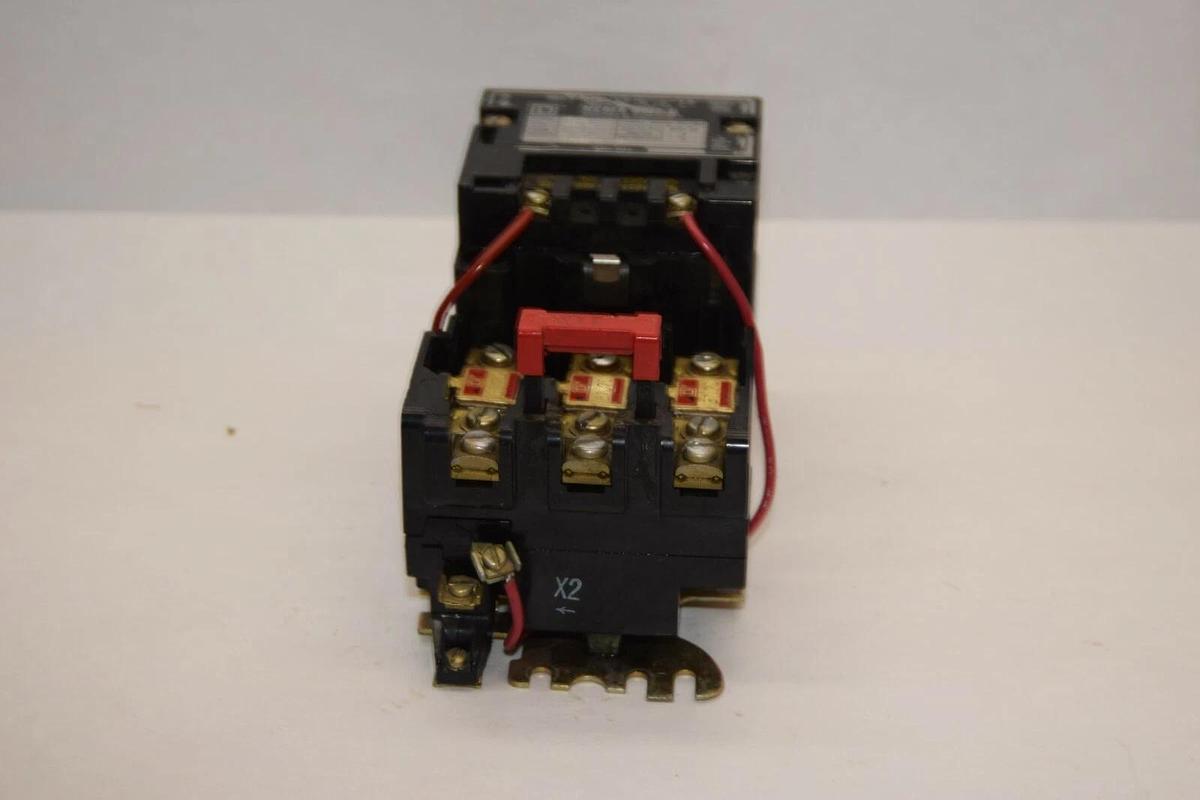 Used SQUARE D Starter 8536 SB0-2 SB02 SBO-2 SBO2 8536SB0-2 Size Sz 0 110/120v Coil