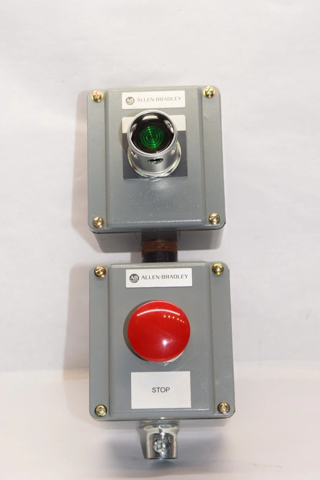 Used ALLEN BRADLEY 800T-1TKG , 800T-QAH26 , 800T-D Start Stop Assembly
