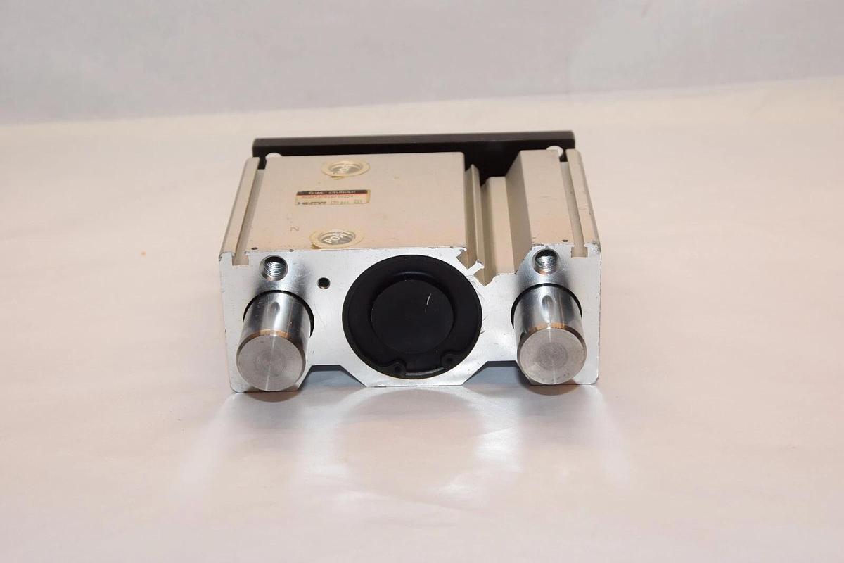 (NEW) SMC MGQM50-UIA950224 150psi Guided Slide Cylinder