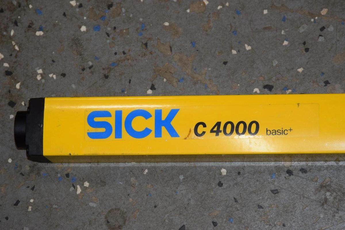 (New) SICK C40E-1203AG300 C4000 Series 1200mm 24Vdc  Light Curtain Basic+