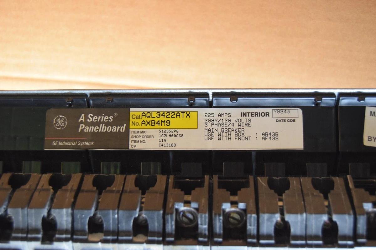 Used General Electric GE A Series 225A Panelboard Interior AQL3422ATX AXB4M9 3ph 4w