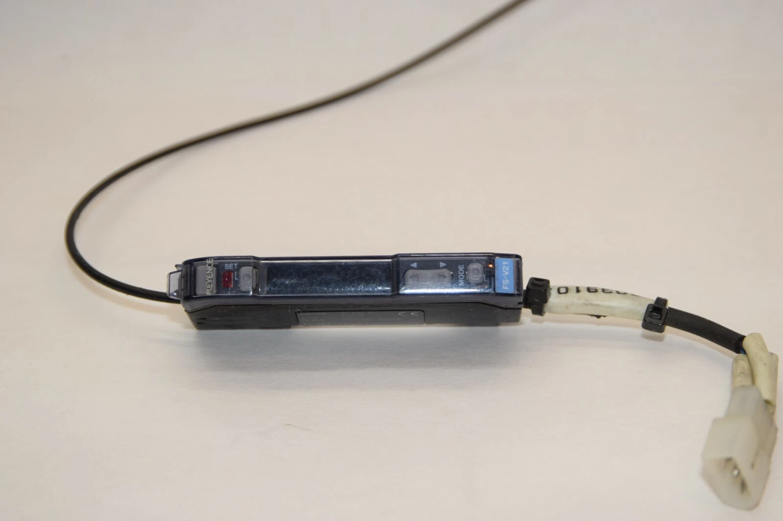 Used KEYENCE CORPORATION FS-V21 FSV21 12-24Vdc Fiber Optic Sensor Amplifier