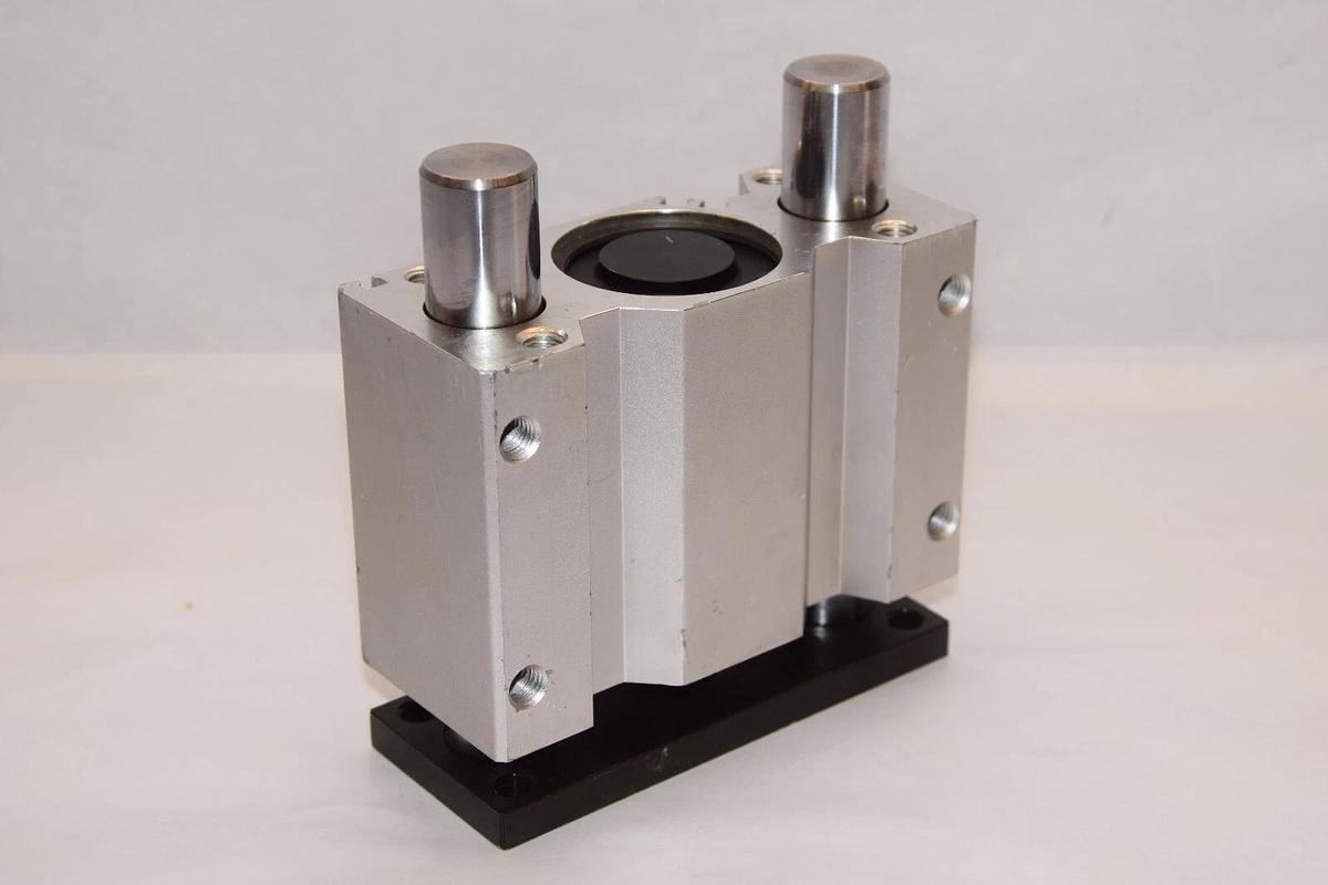 (NEW) SMC MGQM50-UIA950224 150psi Guided Slide Cylinder