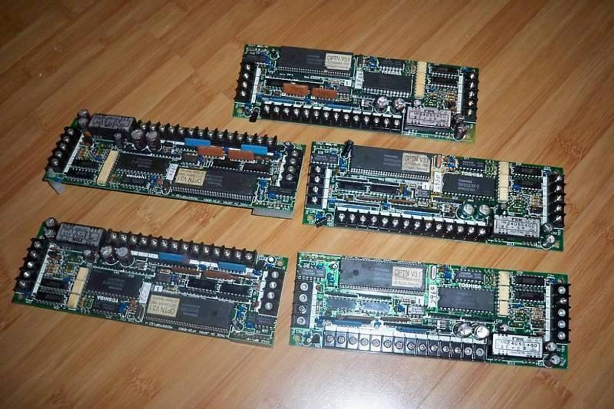 Used Lot of  5 TOSHIBA BOARDS VF3X-0983 VF3X0983 M6583750P1