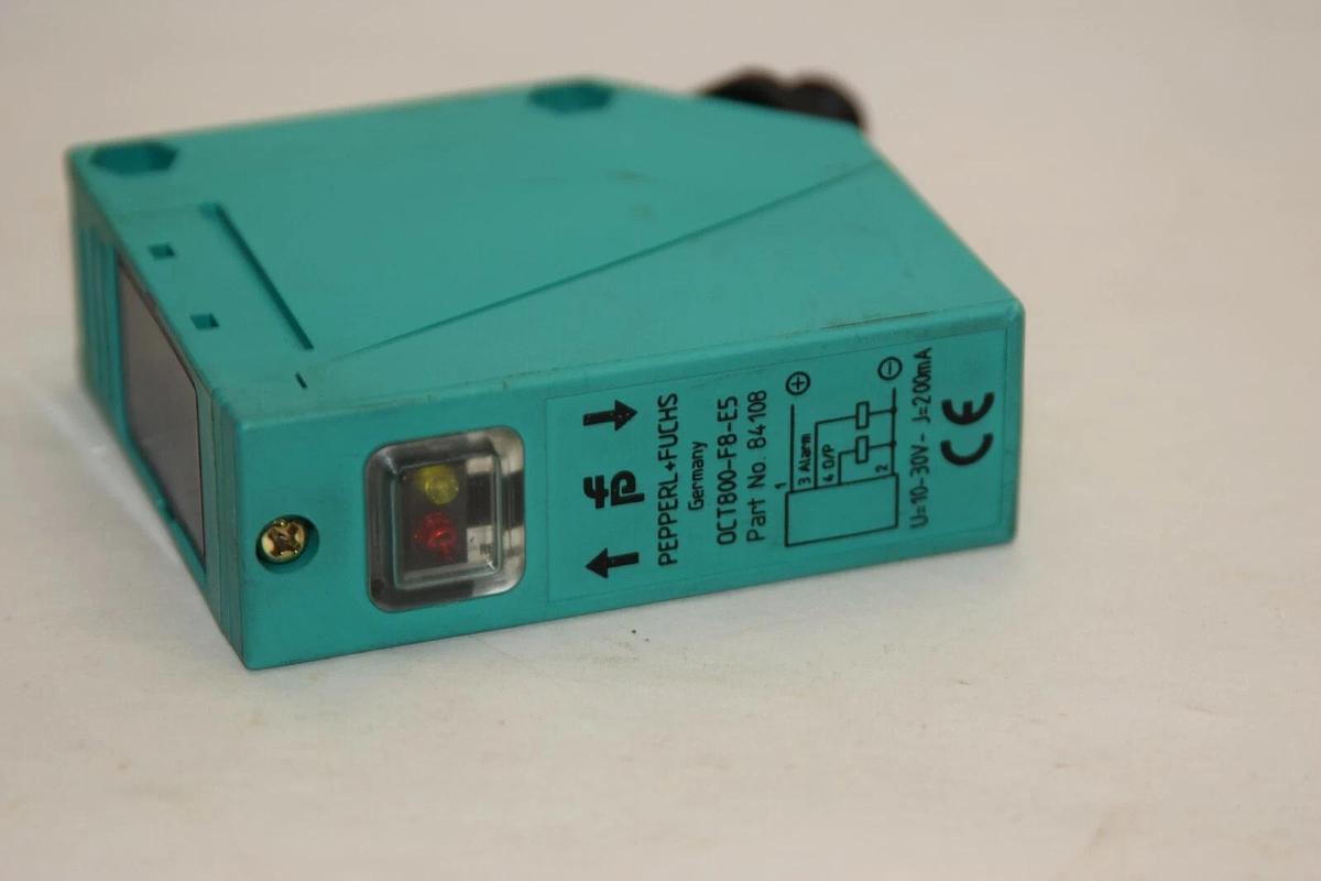Used PEPPERL+FUCHS OCT800-F8-E5 84108 10-30V 200mA Photoelectric Sensor