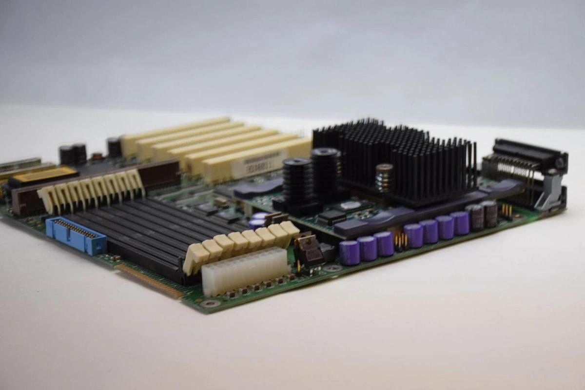 Used SUN SPARCengine 4559-08 Rev 51 , YWP-C , Y9XXE9052H6 Motherboard Card