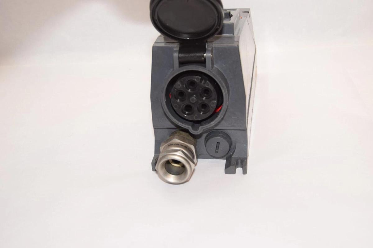 Used STAHL 8575/11 Receptacle Switch