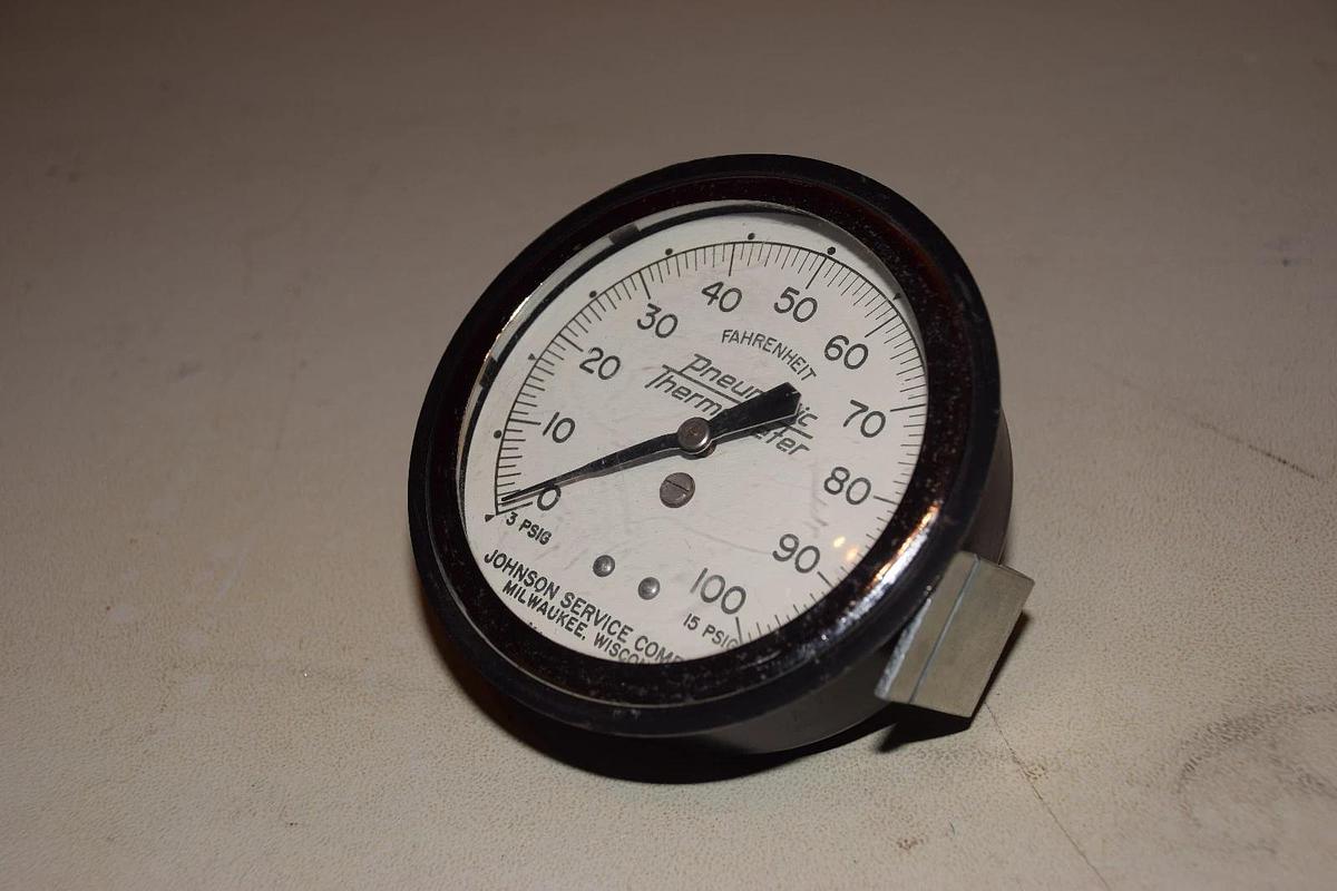 Used JOHNSON SERVICE COMPANY T5502 21 T550221 0-100psig PNEUMATIC THERMOMETER GAUGE