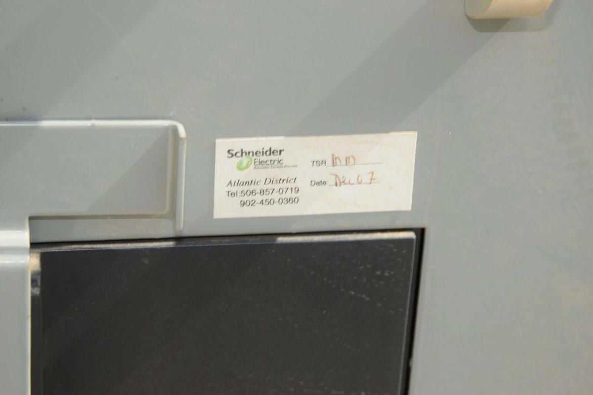 Used Square D 15 KV DST2V Medium Voltage Circuit Breaker V5FM7233000A 2000 Amp 2000A