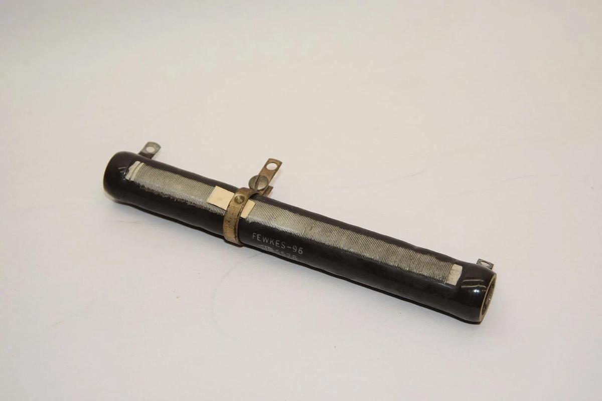 (NEW) OHMITE / CTG FEWKES-96 B80F750DA 750Ω Resistor