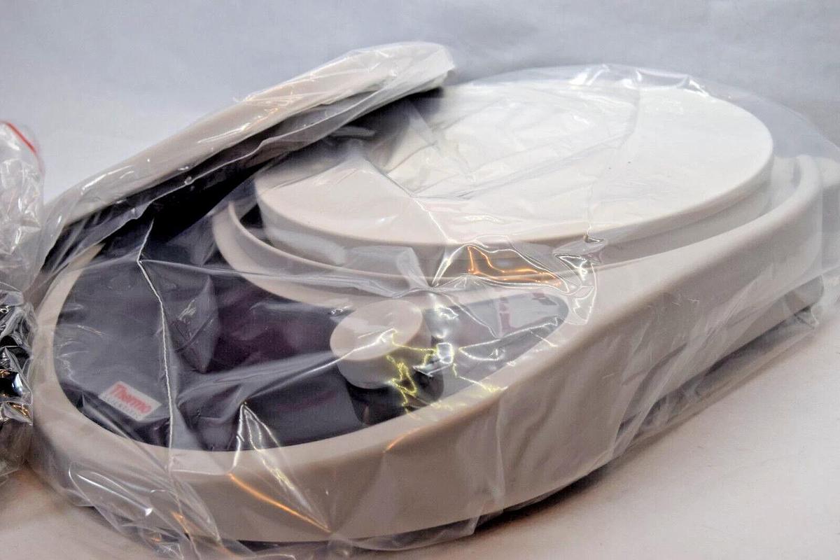 Thermo Scientific 88880016 Magnetic Stirrer RT Touch-22 100-240v  (NEW)