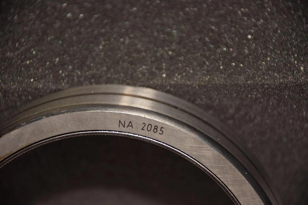 (New) INA  NA 2085 NA2085 ROLLER BEARING NEW