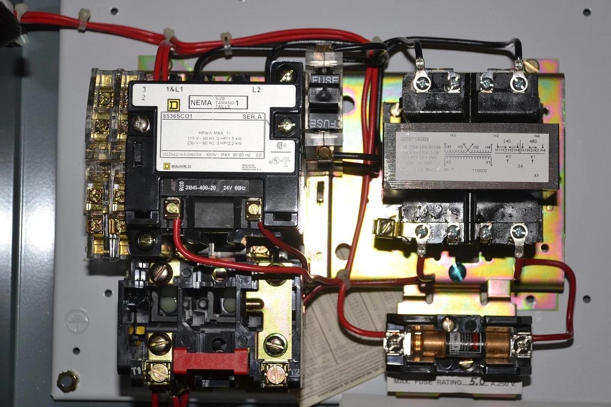 SQUARE D AC Magnetic Starter Combo 8536SCG1V82CFF4TX22 Size Sz 1 Ser A NEW