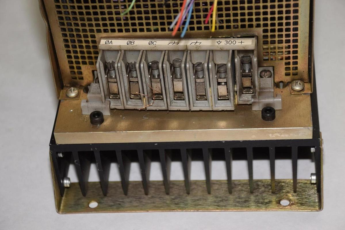 Used Moog Servo Motor Control Drive 152D423A