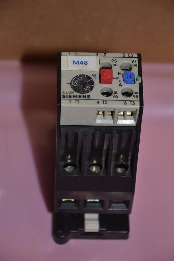 Used SIEMENS OVERLOAD RELAY 3UA5900-0K 3UA59 00-0K 3UA59000K 0,8-1,25 A