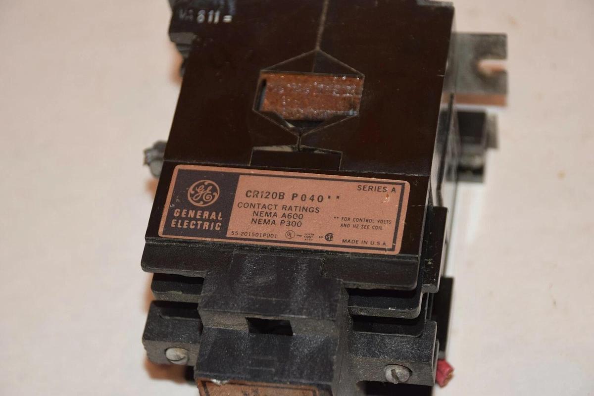 Used GENERAL ELECTRIC CR120B P040 SERIES A 600V INDUSTRIAL RELAY