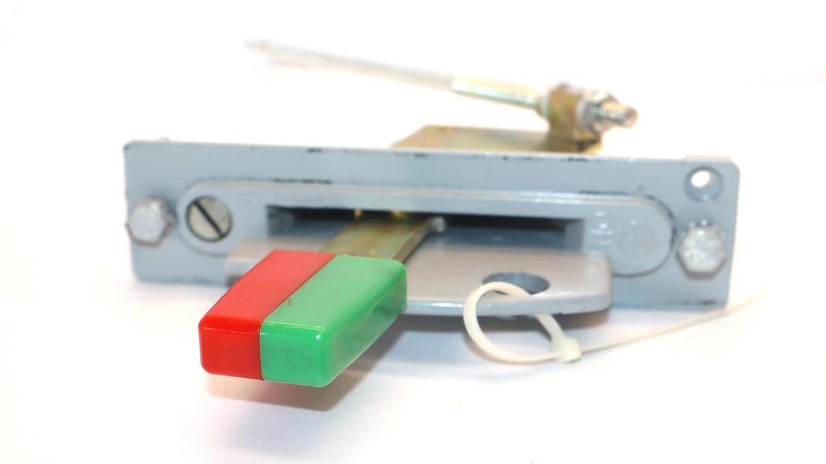 Used GE / GENERAL ELECTRIC TYPE 3/4/12 Disconnect Handle Circuit Breaker On/OFF