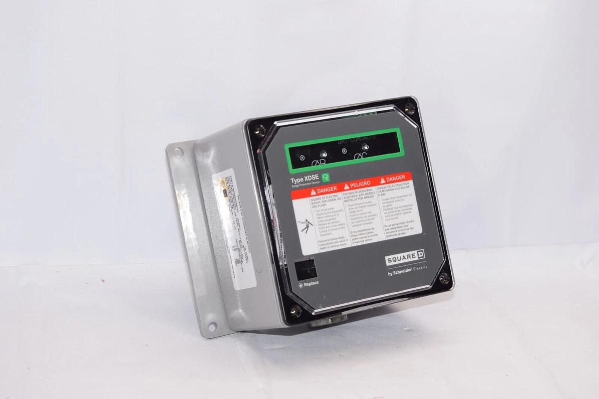 (NEW) SQUARE D SSP02XDSE10A XDSE 208Y 120V Type 2 Surge Protector *Cracked Case*