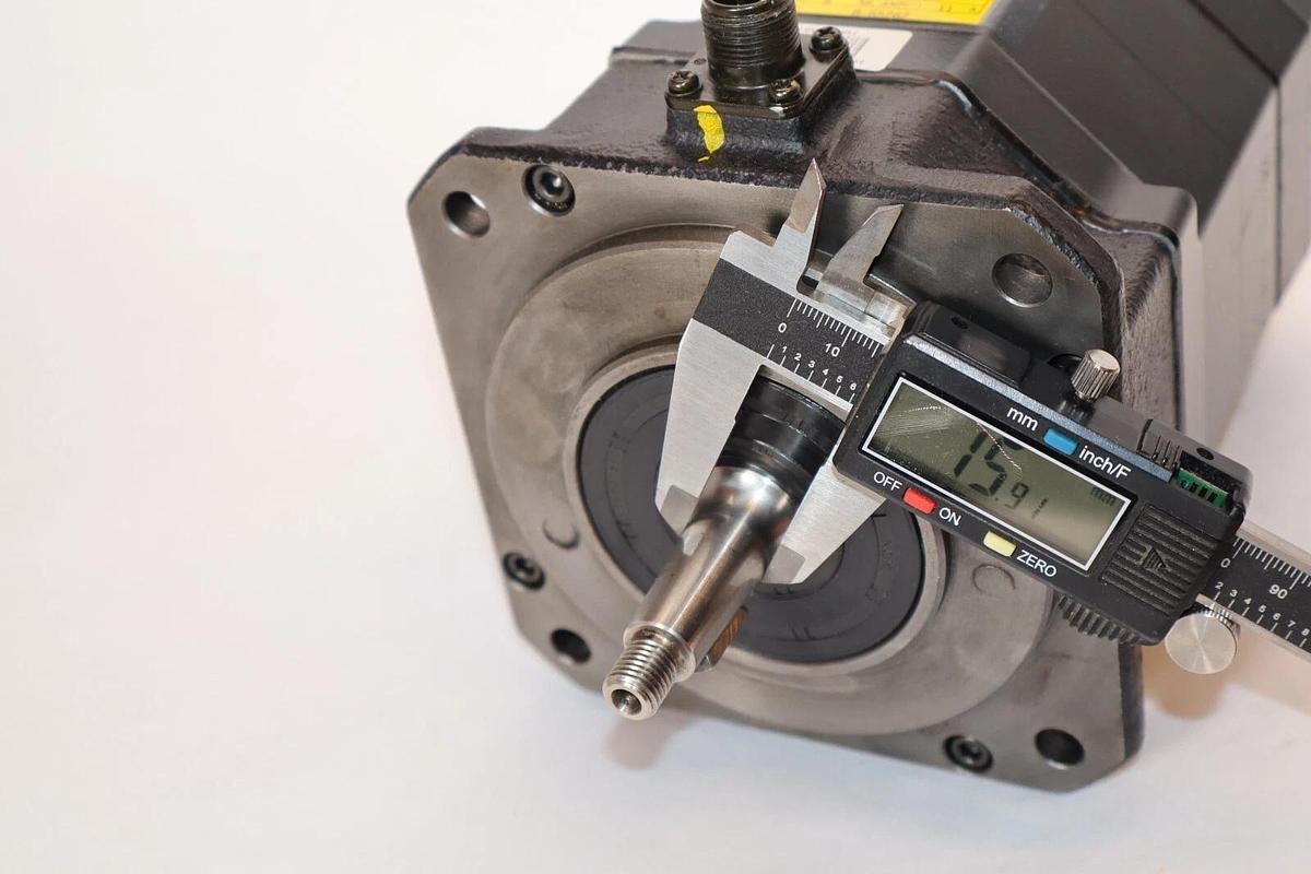 FANUC AC Servo Motor A06B-0235-B605 aM8/4000i 2.5kw 3ph 200-230v REFURB