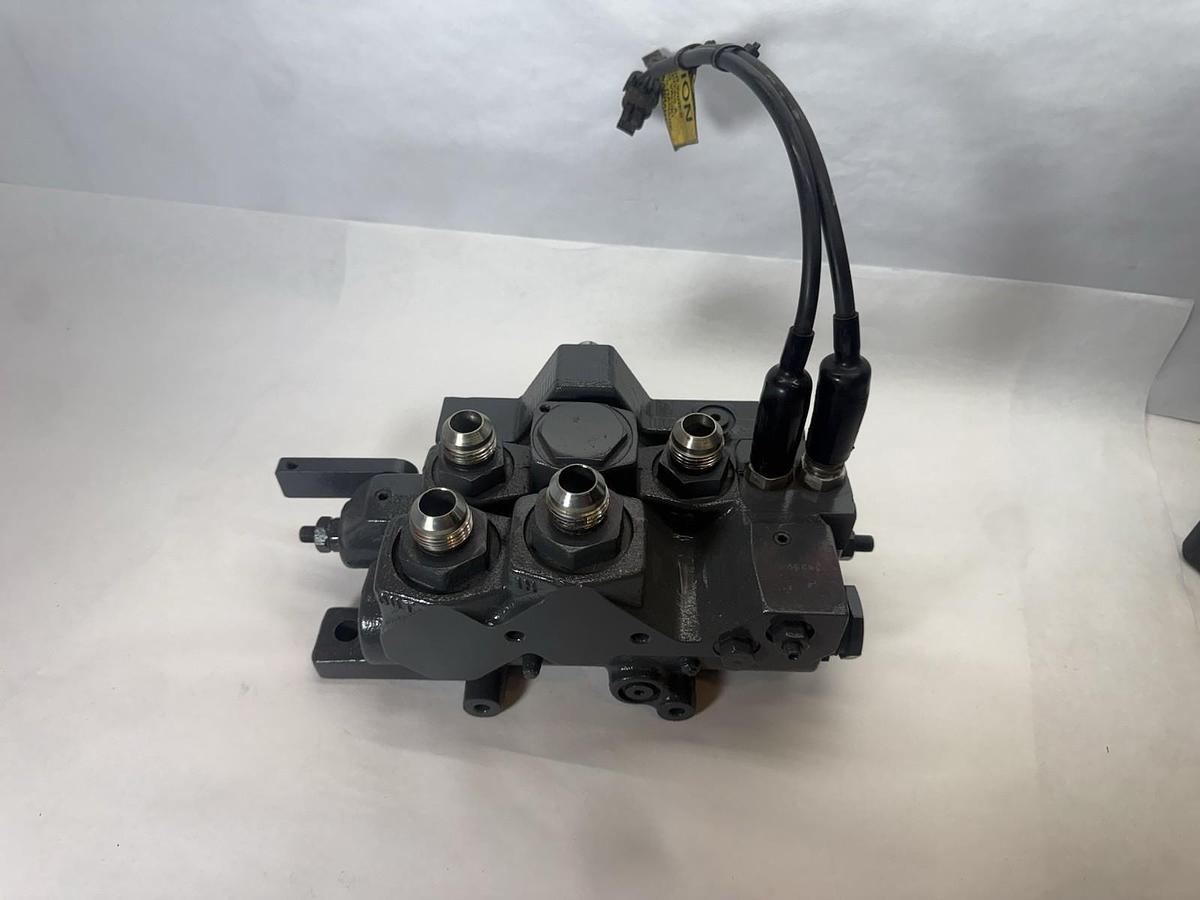 Used Altec Vermeer Prince Hydraulic Valve 1 Spool Valve block 1139 DB8505-800 AE21