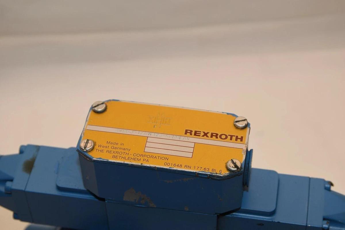 Used Rexroth Valve 4WEH22C60/6AW120-60N 9TDAV 4WE6J51/AW120-60N9DAV Valve Stack