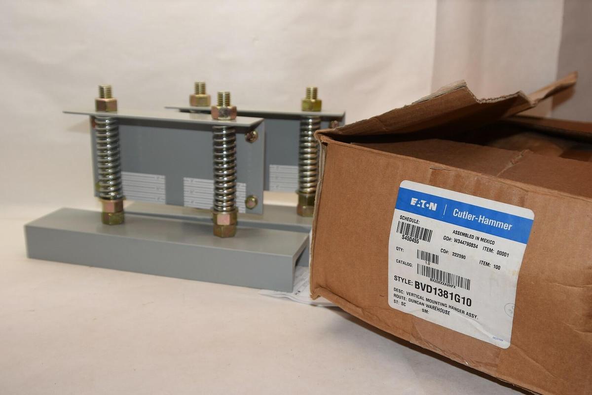 (NEW) EATON CUTLER HAMMER BVD1381G10 Vertical Mounting Hanger Assembly