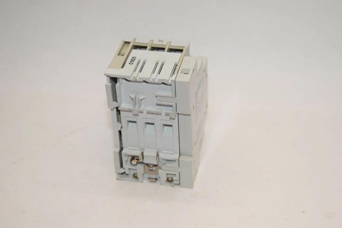 Used ALLEN BRADLEY 140-MN-0400 Ser. C 2.5-4.0A Manual Motor Starter w/140-A20 Contact