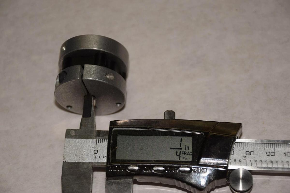 ZERO-MAX S651013 C0299688 01308402 AD-8754944 1/4" & 3/16" HUB ASSEMBLY NEW