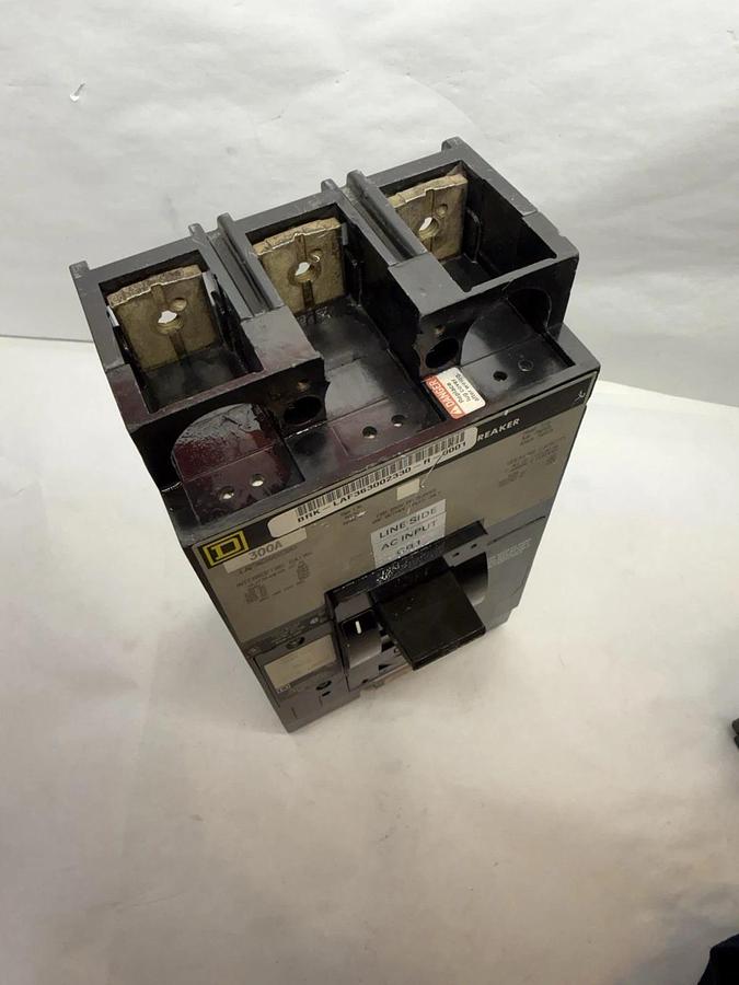 Used SQUARE D LAF363002330 LAF36300 300A Shunt Trip Circuit Breaker LA11028 300 Amp A