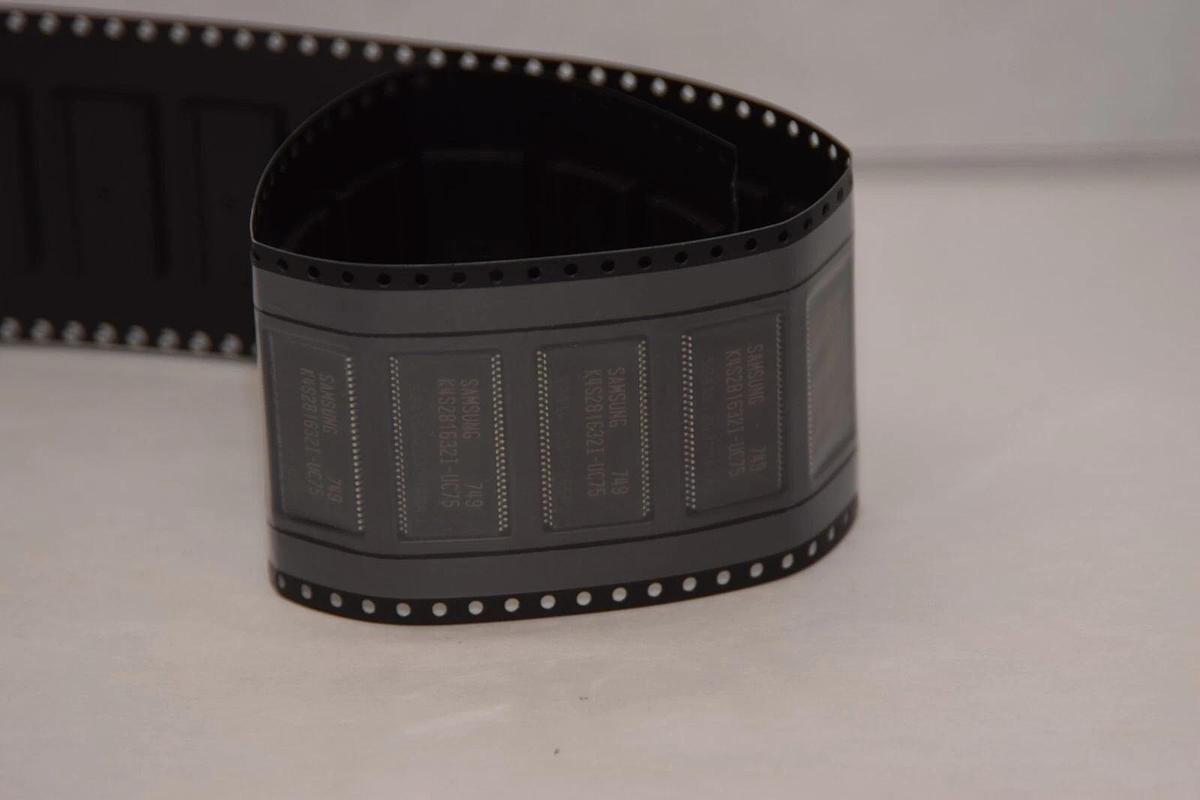 (NEW -Lot 19) SAMSUNG K4S281632I-UC75 , SDRAM