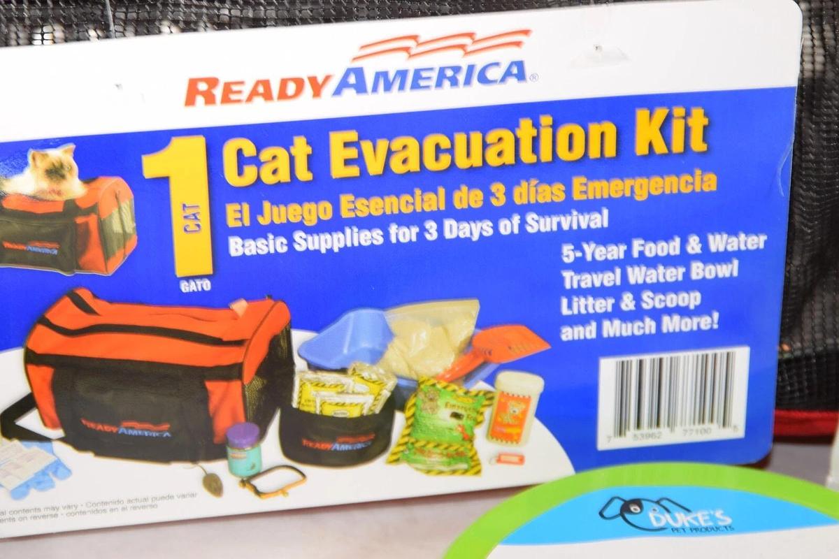 Used (NEW) READY AMERICA 1 Cat Evacuation Kit, 1 Cat Served