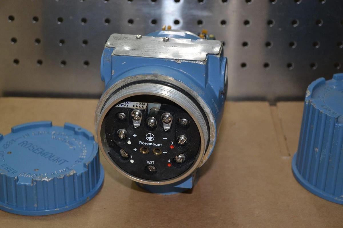 Used ROSEMOUNT PRESSURE TRANSMITTER 3044 A1B1 12.5-55 VDC  3044-A1B1