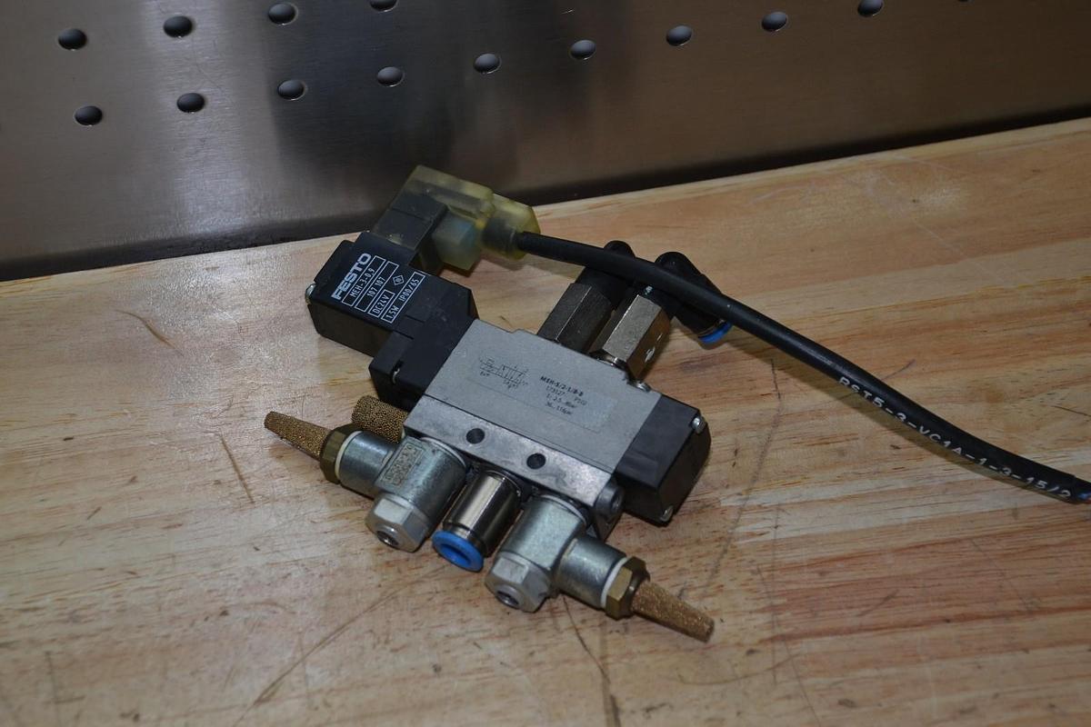 Used FESTO MEH-5/2-1/8-B 36-116psi SOLENOID VALVE