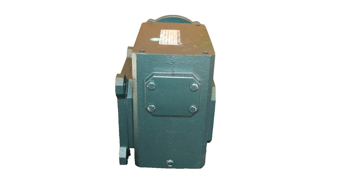 Speedtronics Gear Box Speed Reducer SPFHMQ230-15-2-1 15:1 (Cracked Flange)