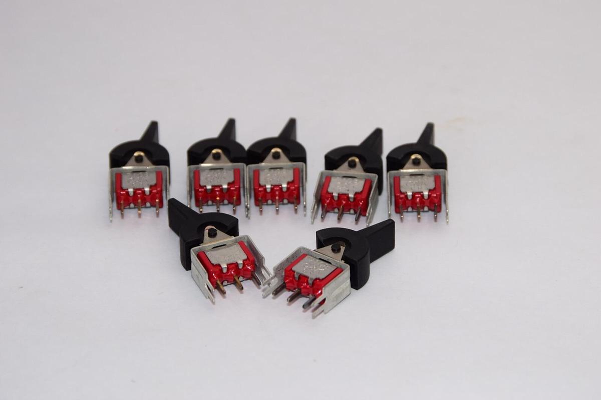 (NEW - Lot 7) C&K 7108 120/250Vac Miniature Rocker Switch