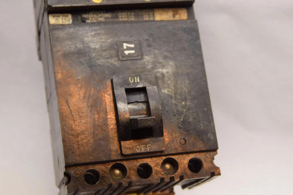 Used SQUARE D FA-36050 FA36050 50A 50 Amp 3P Circuit Breaker *Chip*