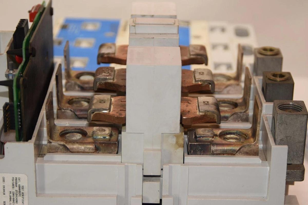 Refurbished Cutler-Hammer Westinghouse W200M5CFC Size 5 Motor Starter  1A96725C01