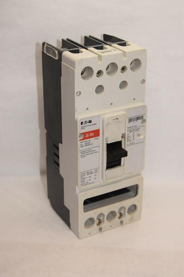 Eaton JD2250F JD 35k 250A 250 Amp A 2 Pole Circuit Breaker *Chipped Corners *