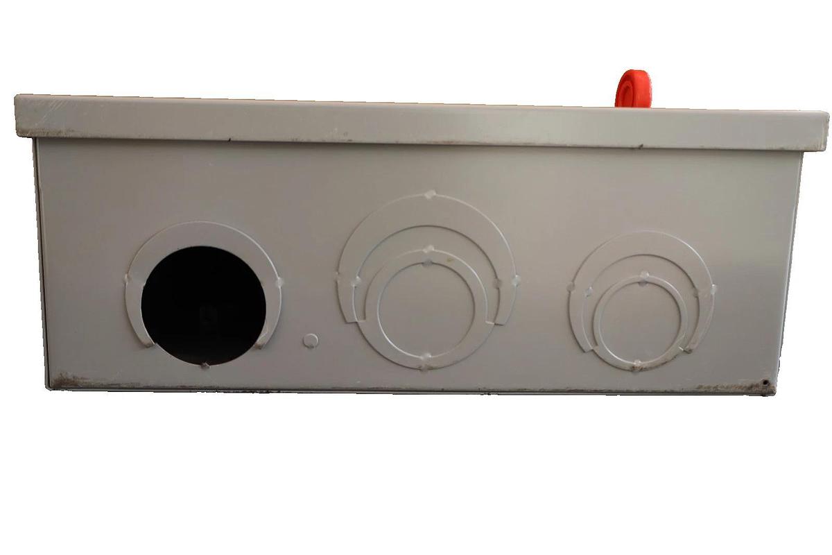 Used Eaton 200A Heavy Duty Safety Switch Disconnect D324N 3-Pole 4-Wire 200Amp