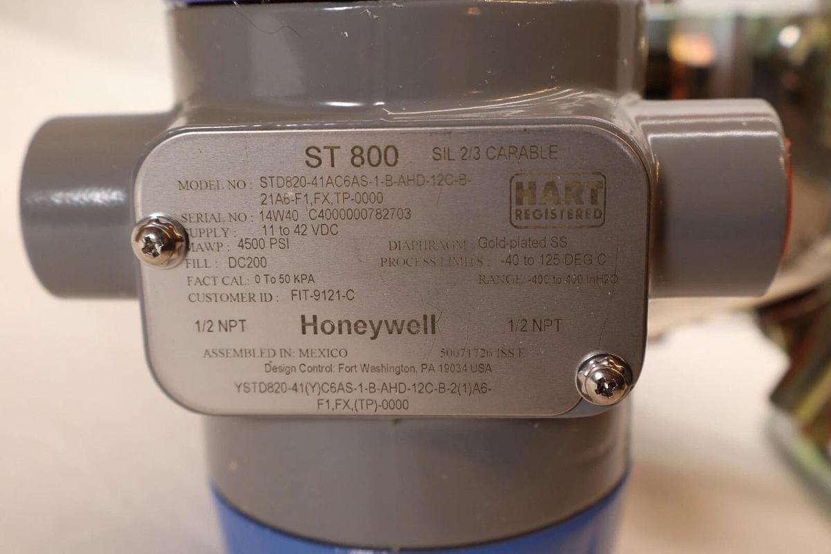 Honeywell Diff Pressure Transmitter ST800 YSTD820-41(Y)C6AS-1-B-AHD-12C-B-2 NEW