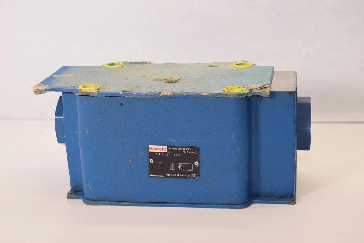 REXROTH R900436495 , Z 2 S 22-1-51/V Hydraulic Check Valve (NOS)